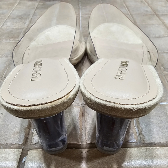 Sandals - Picture 4 of 5